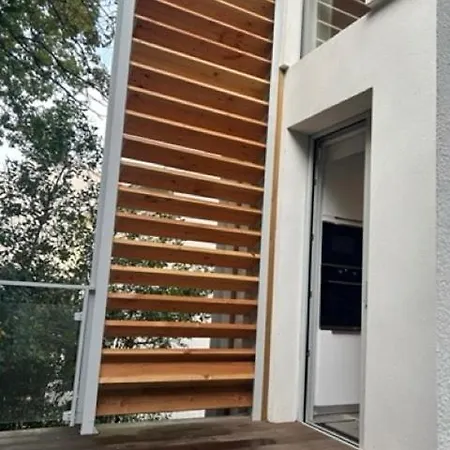 Neuve En Front De Jean Michele Villa