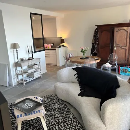 Villa Neuve En Front De Jean Michele Fouras