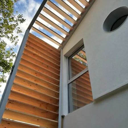 Neuve En Front De Jean Michele Villa