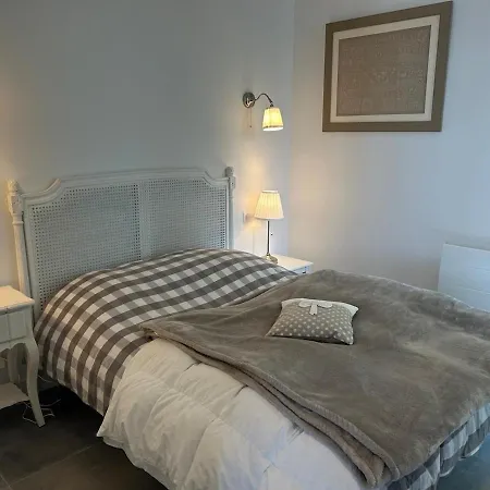Neuve En Front De Jean Michele Villa Fouras